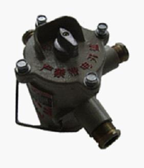 KBH-10/127礦用隔爆型轉(zhuǎn)換開關(guān)→觸點數(shù)3對礦用轉(zhuǎn)換開關(guān)