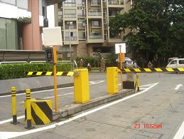 深圳智能道閘廠家  深圳自動道閘廠家藍西特
