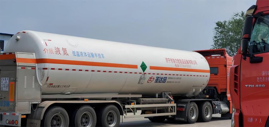 濟寧協(xié)力氣體 液氮 槽車運輸