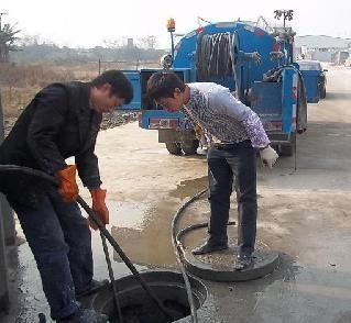 太原南中環(huán)管道疏通,清洗管道,清理化糞池,抽污水