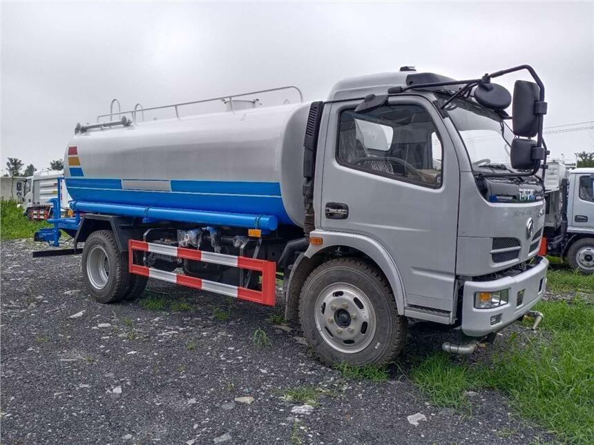 通遼灑水車廠家二手灑水車價(jià)格
