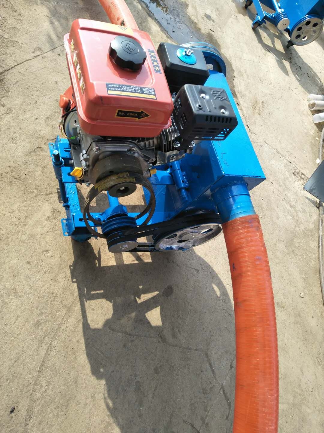 專(zhuān)業(yè)定做車(chē)載吸糧機(jī)哪里有賣(mài)多功能 粉料輸送機(jī)