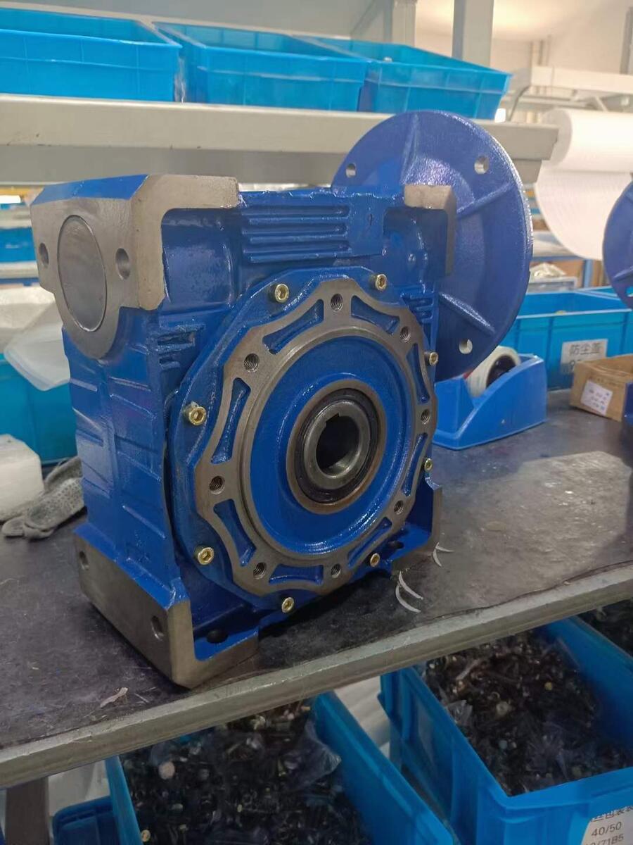 T16-1:5-U-R-O蝸輪減速器R57-Y5.5KW-9.35M1