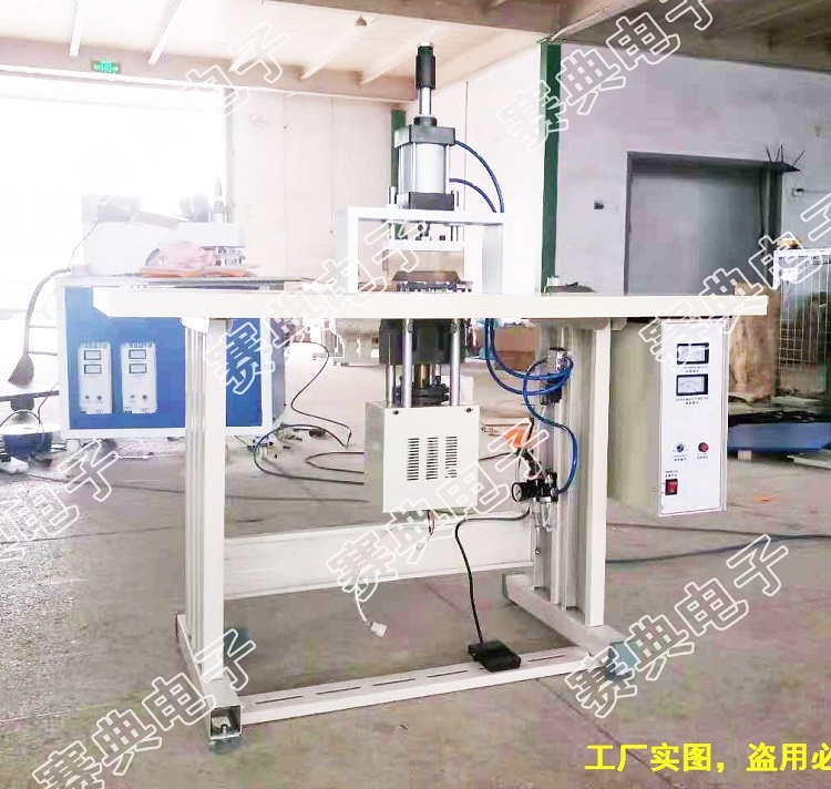 冰絲空氣棉麂皮絨口罩專用焊接切邊成型機(jī)，超聲波口罩焊接機(jī)