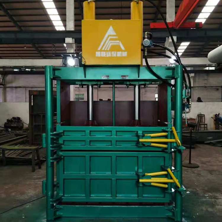 廠家直銷30噸立式液壓打包機(jī)銅線鋁材壓塊打包機(jī)機(jī)帶反彈扣裝置