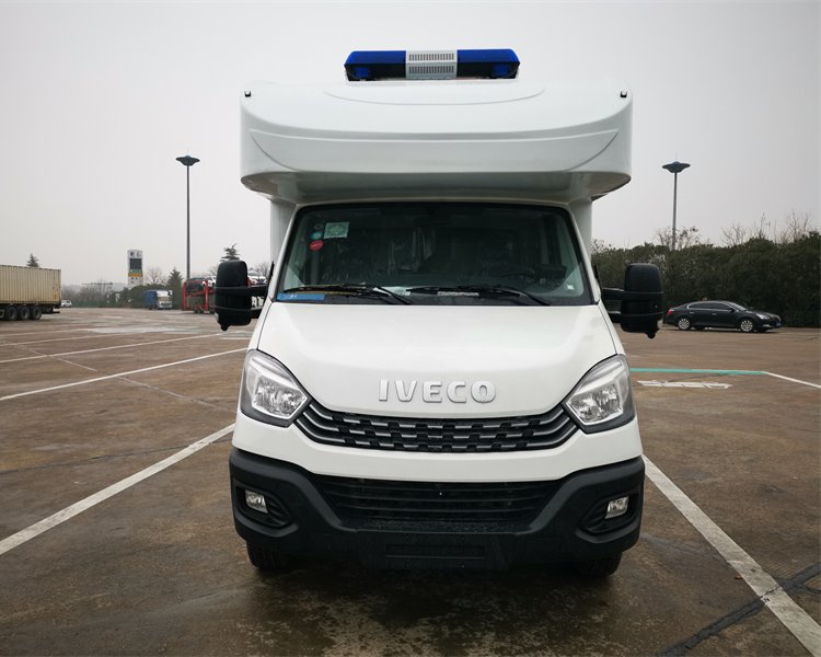 國六依維柯歐勝消毒車室外噴灑室內(nèi)消殺1000L藥箱可分倉控制