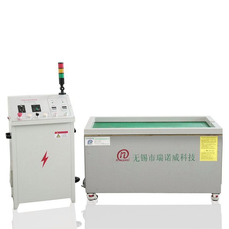 瑞諾威品牌磁力研磨拋光機(jī)380v電壓1400回轉(zhuǎn)高效清洗設(shè)備
