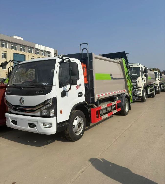 12方壓縮垃圾車程力中型后裝垃圾收運(yùn)車生產(chǎn)廠家本月訂車立減五千